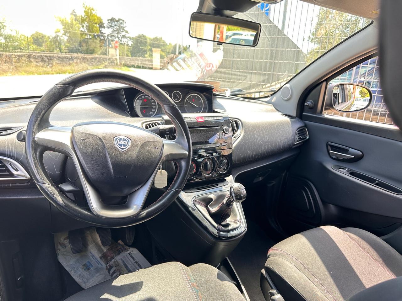 Lancia Ypsilon 1.3 95 cv elefantino viola-Mod.2014
