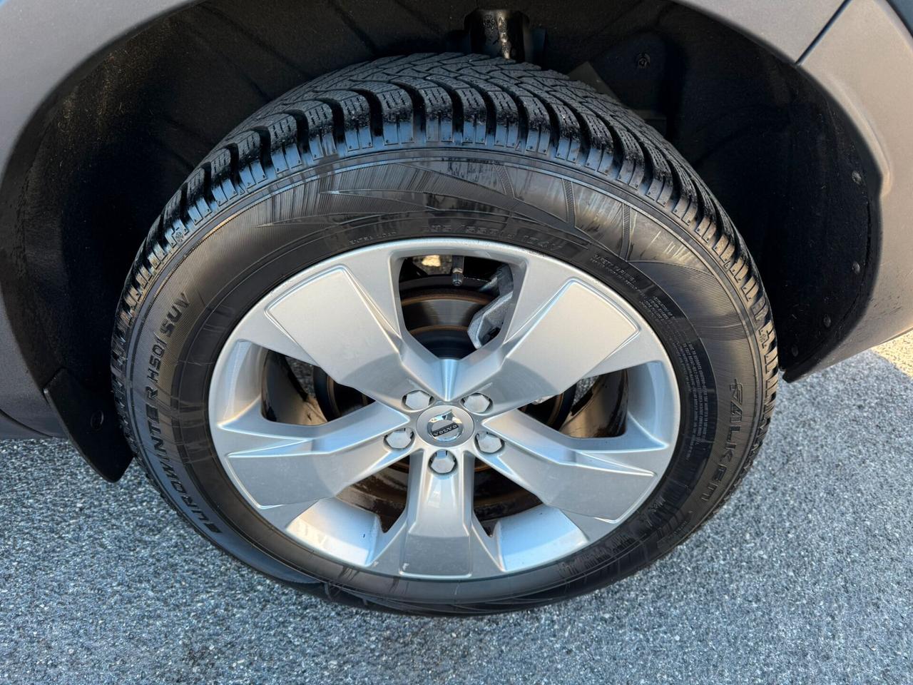 VOLVO XC40 MOMENTUM T2 1.5BENZINA 129CV AUTOMATICA EURO6B