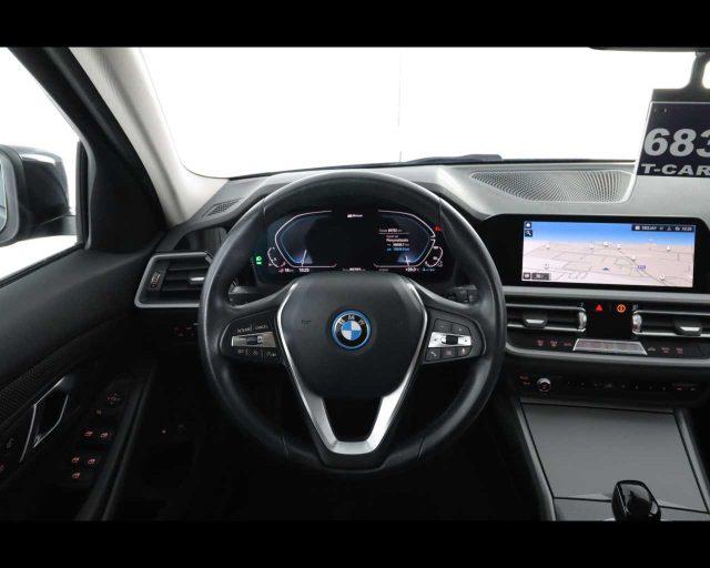 BMW 330 e Touring Business Advantage