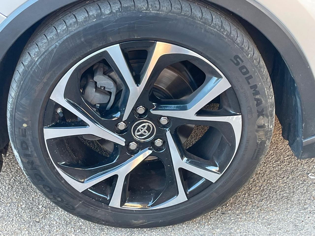 Toyota C-HR 1.8 Hybrid E-CVT Style+