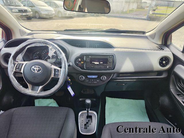 TOYOTA Yaris 1.5 Hybrid 5 porte Cool