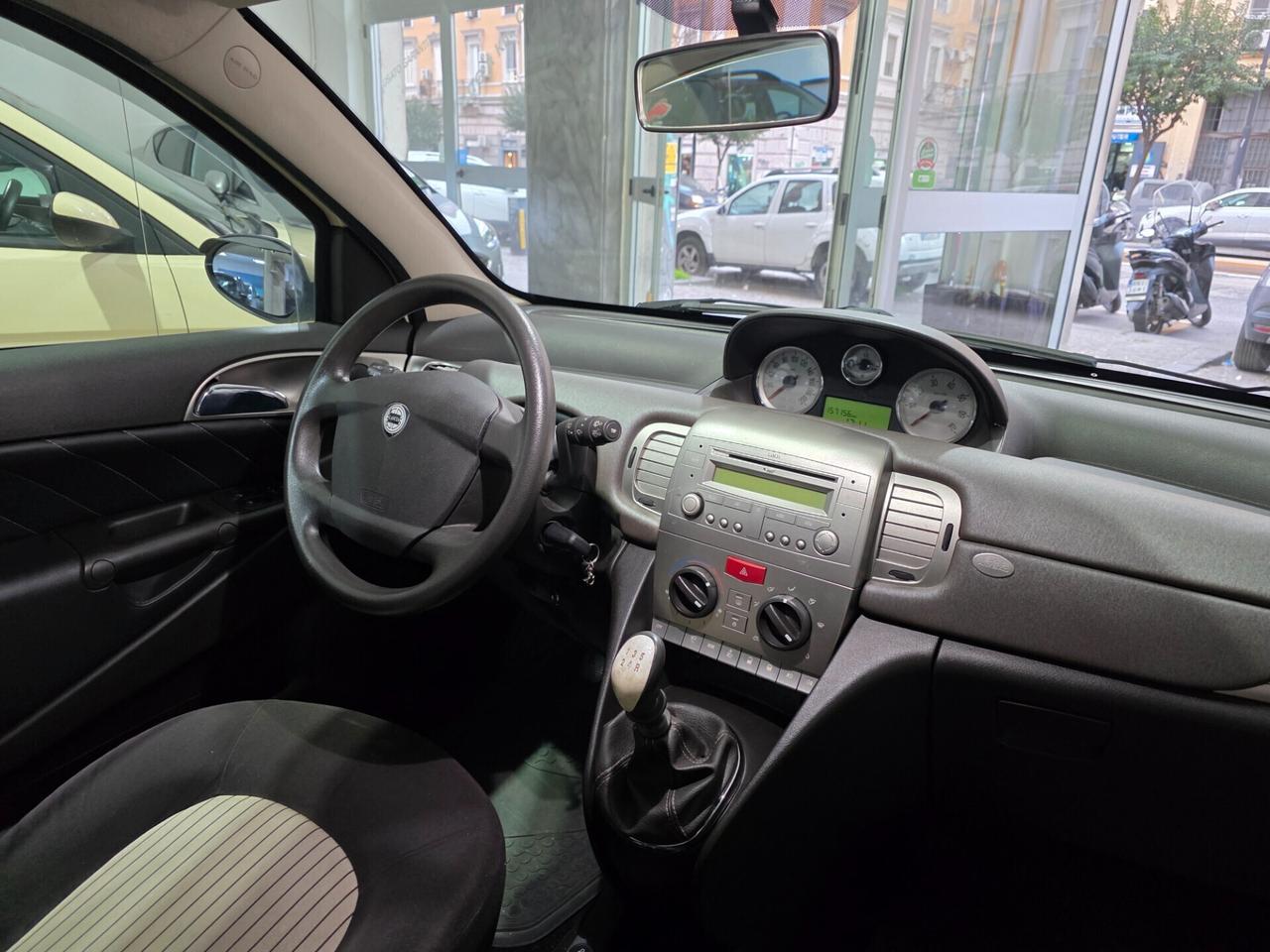 Lancia Ypsilon 1.2 Oro Full Option