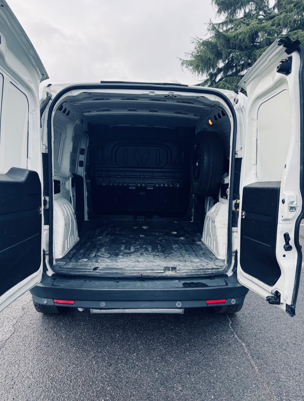 Fiat Doblo Doblò 1.4 T-Jet Natural Power PL-TN Cargo Maxi Lamierato