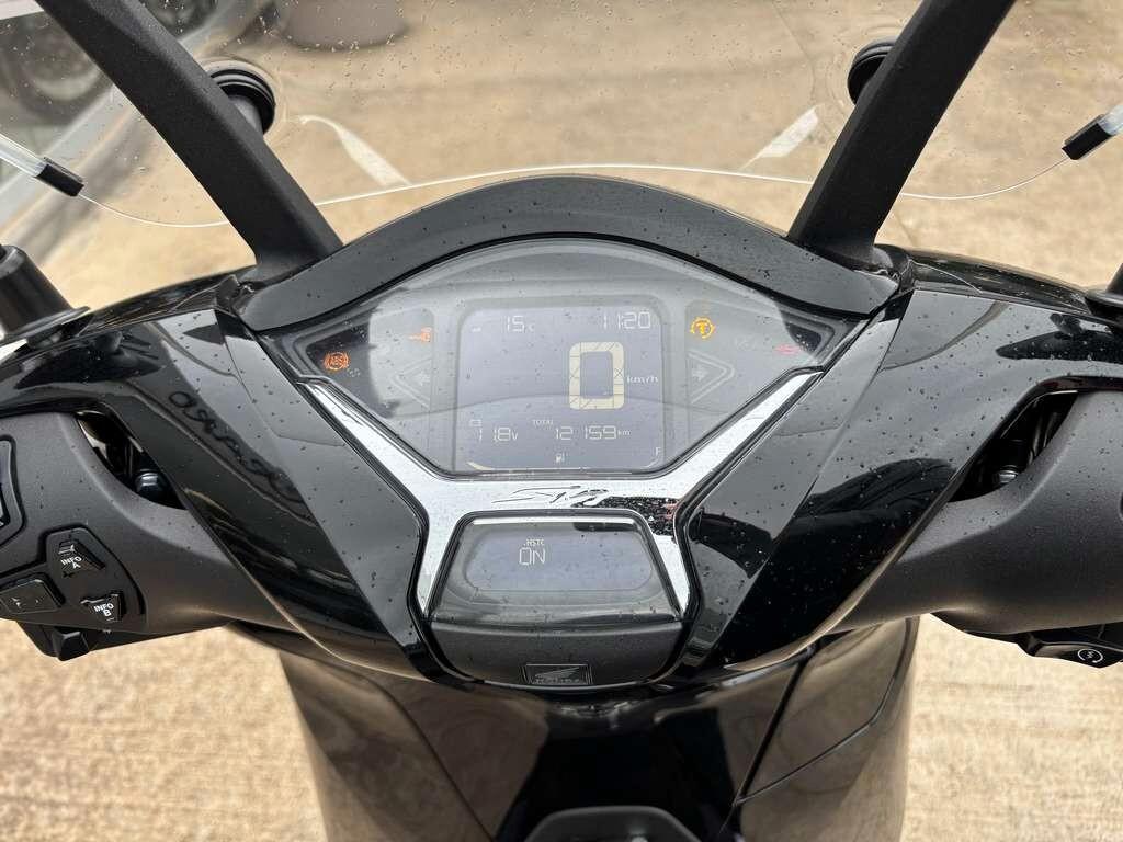 Honda SH 350 2024 / KM 12.000 Tuo a solo 59 Euro al mese