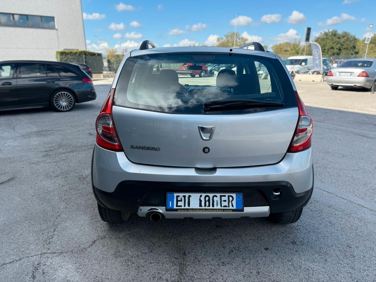 Dacia Sandero Stepway 1.6 GPL 2013 12 MESI DI GARANZIA