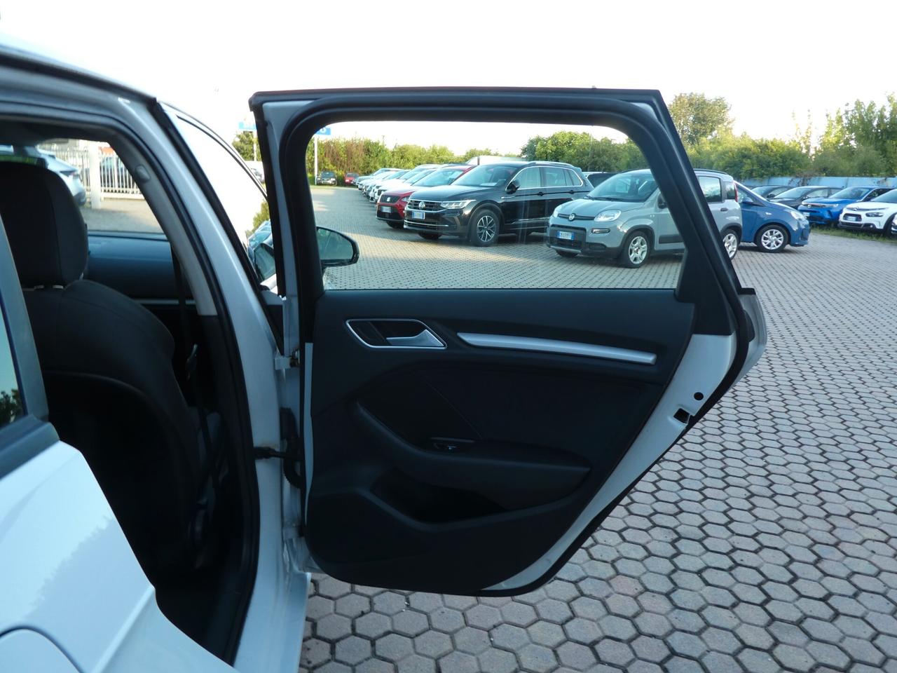 Audi A3 1.6 TDI clean diesel S tronic Ambition OK NEOPATENTATI