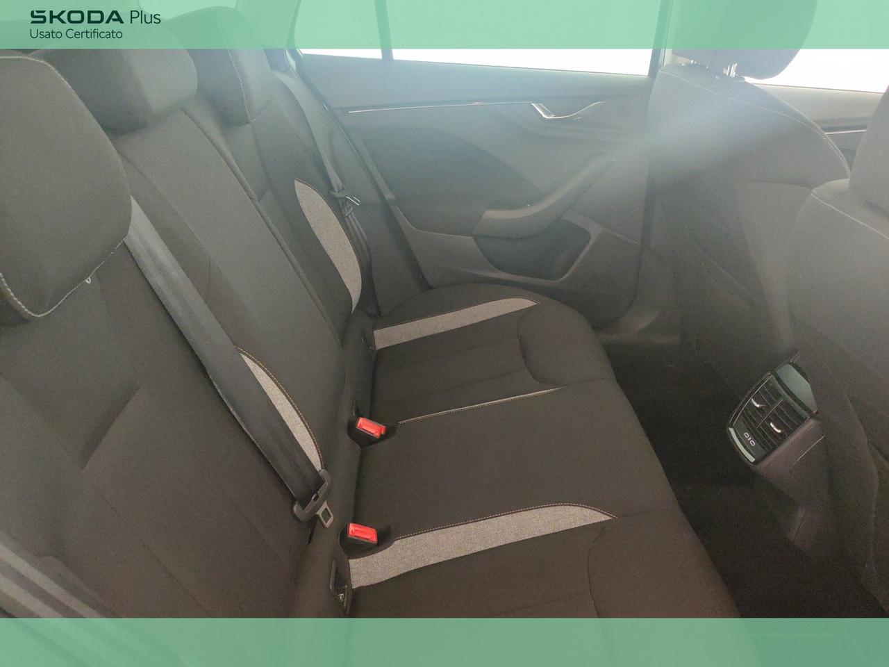 1.0 TSI Black Dots 115 CV