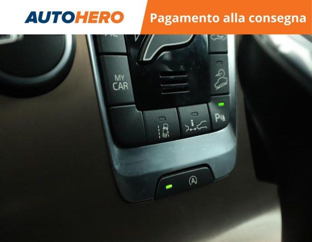 VOLVO V40 Cross Country T4 AWD Geartronic Summum