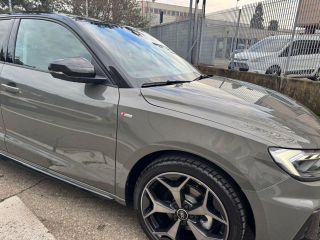 AUDI A1 SPB 30 TFSI S tronic Identity Black KM.0