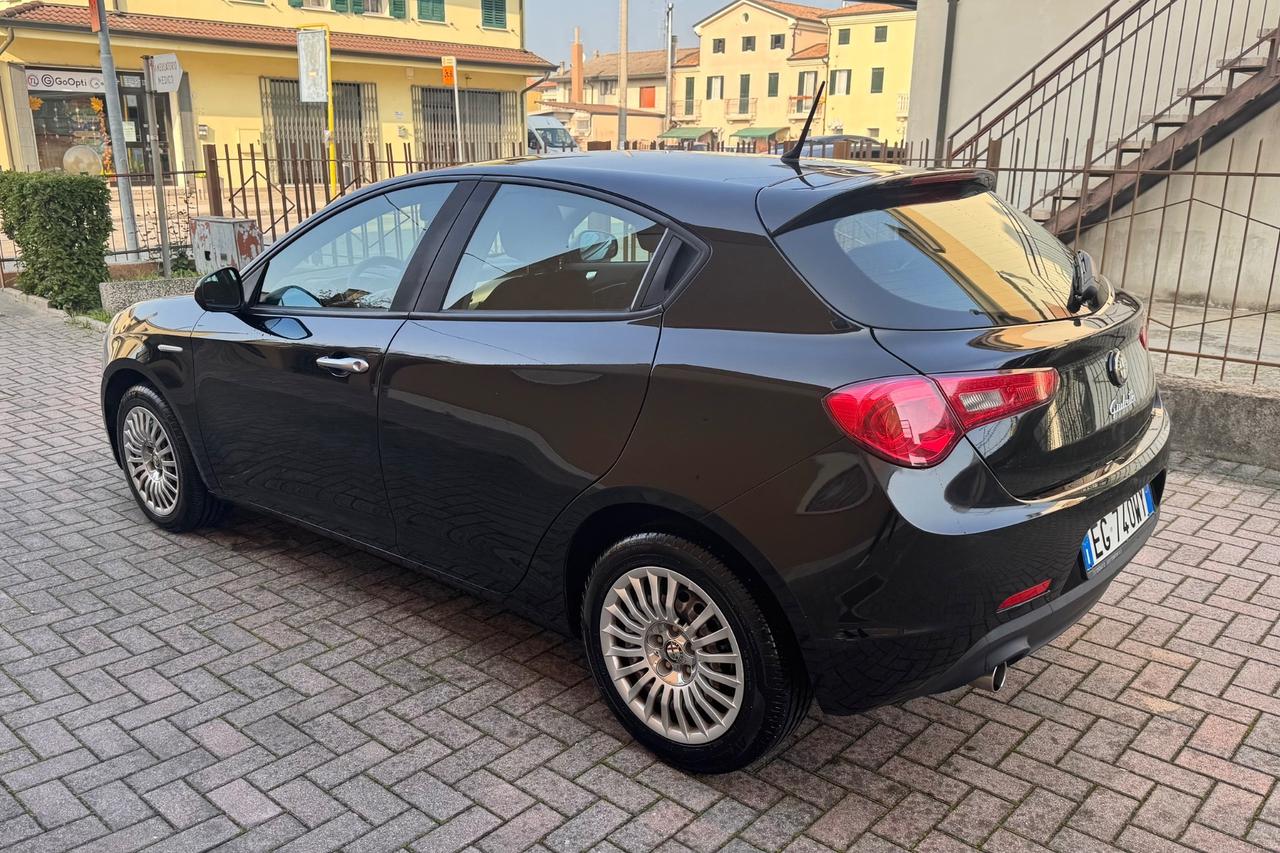 Alfa Romeo Giulietta 1.6 JTDm-2 105 CV Ok Neopatentati