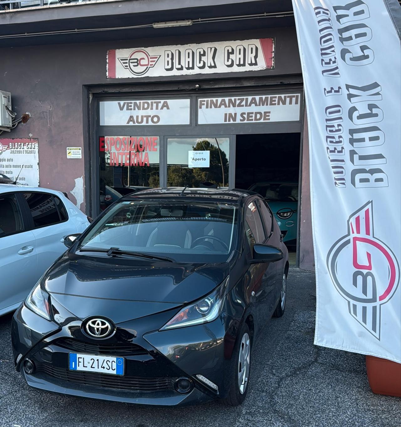 Toyota Aygo 1.0 VVT-i 69 CV 5 porte x-play TSS
