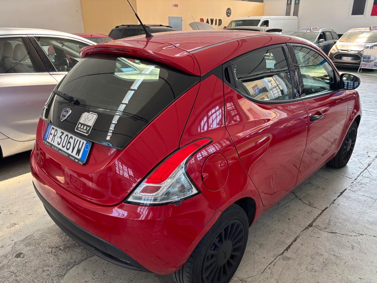Lancia Ypsilon 1.2 69 CV 5 porte S&S Platinum