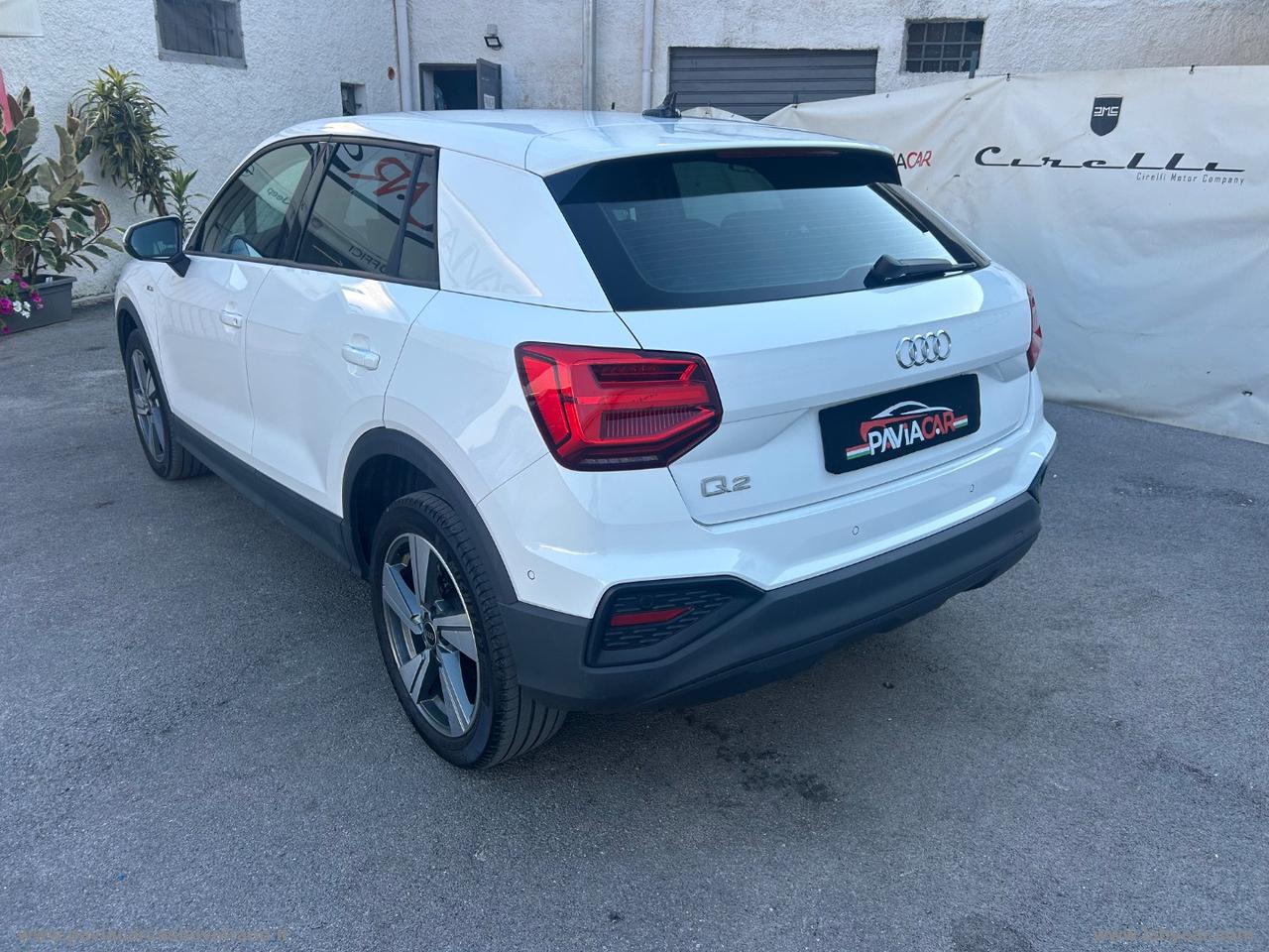 AUDI Q2 30 TDI S tronic Identity Black