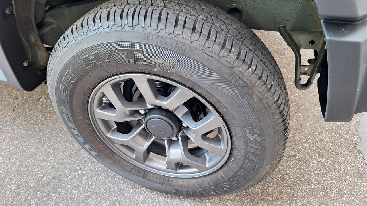 Suzuki Jimny 1.5 5MT Top