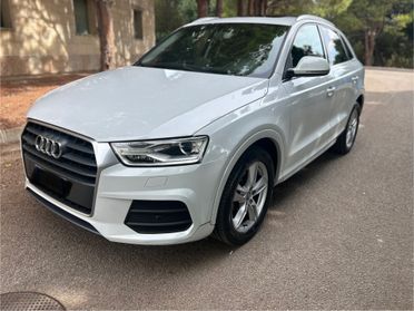 Audi Q3 2.0 TDI 150 CV Sport tetto apribile