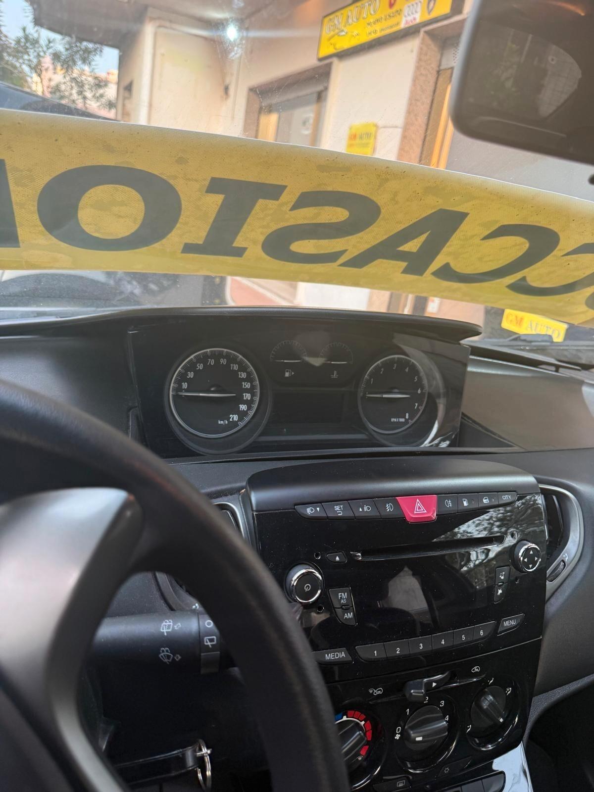 Lancia Ypsilon 0.9 TwinAir 85 CV 5 porte Metano Ecochic Gold