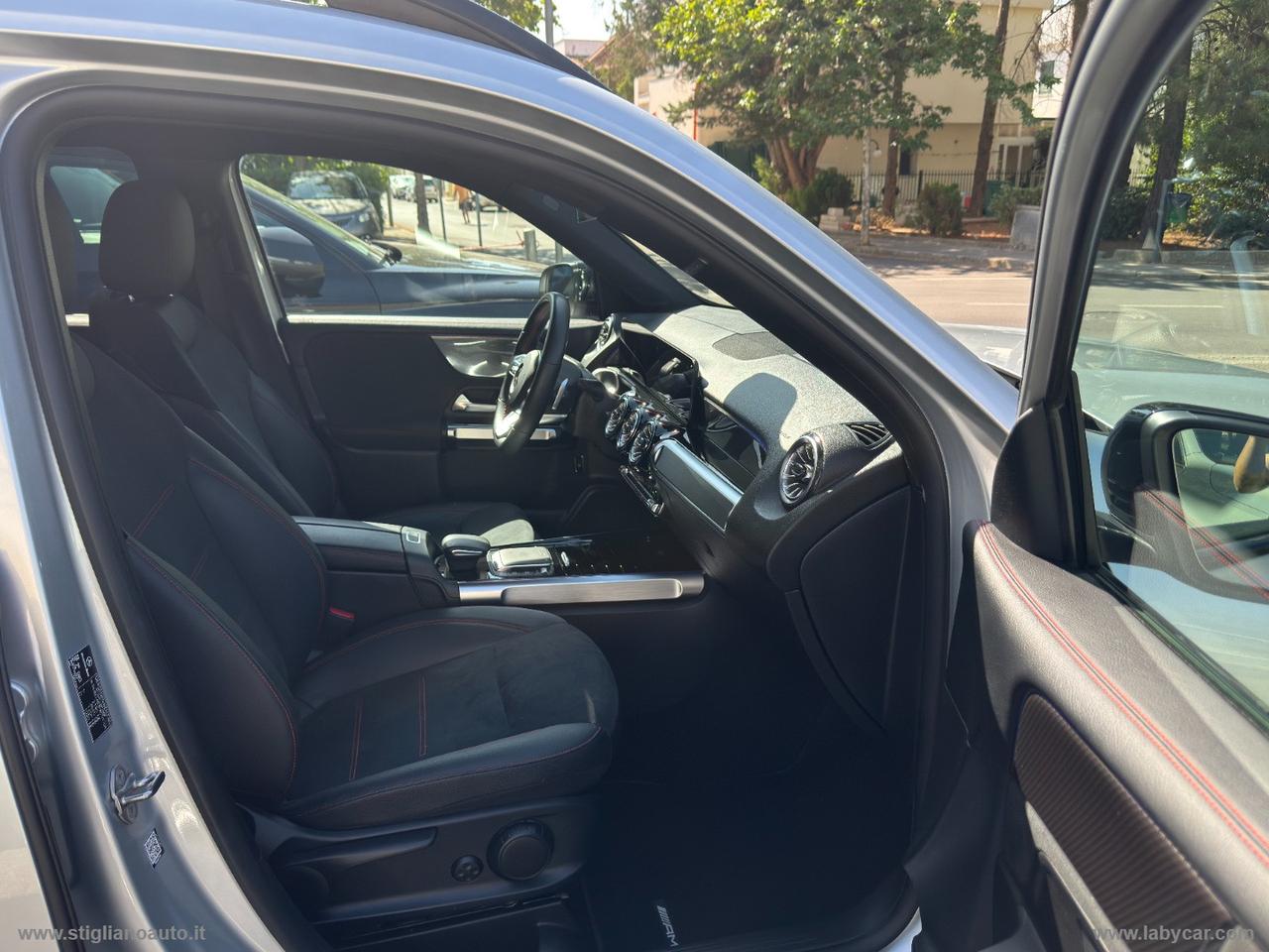 MERCEDES-BENZ GLB 180 d Automatic Premium