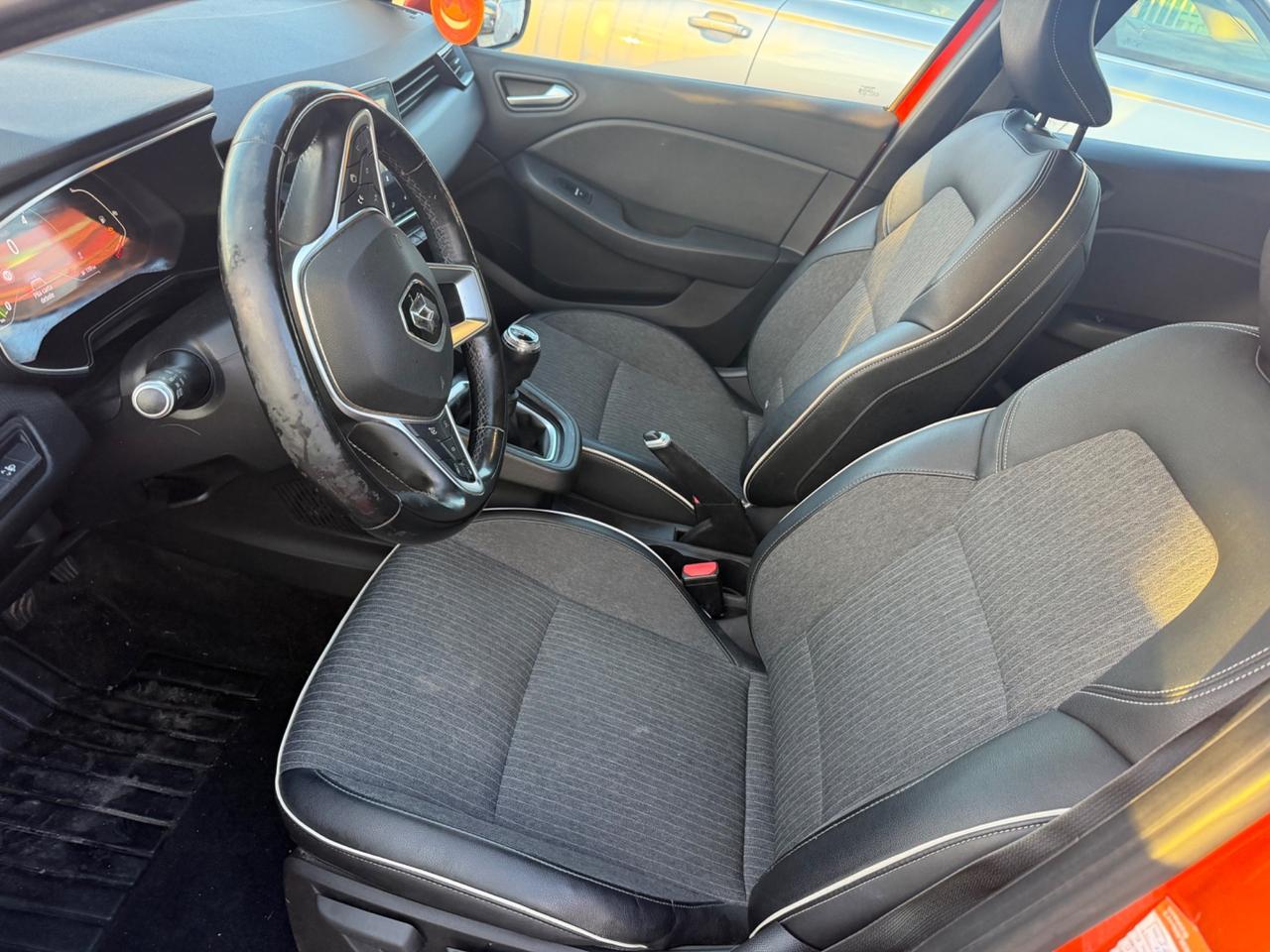 Renault Clio dCi 8V 90 CV EDC 5 porte Moschino Intens