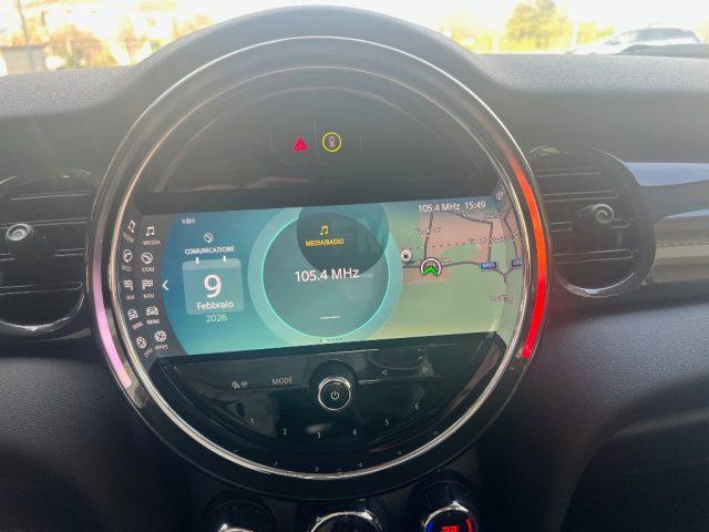 MINI Cooper 1.5 Cooper Business 5 porte