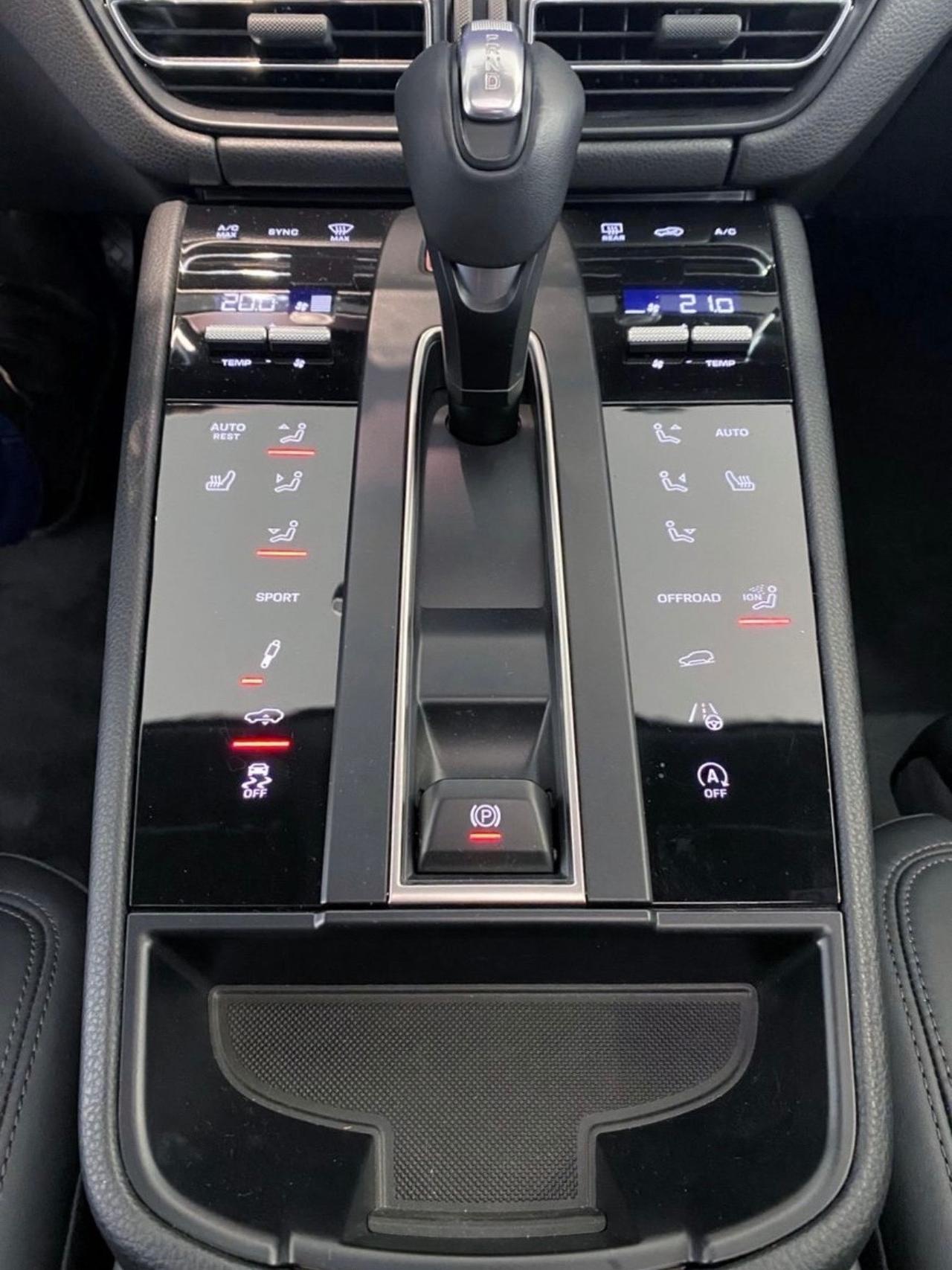 Porsche Macan 2.0 Turbo Benzina Nuovo modello 265cv