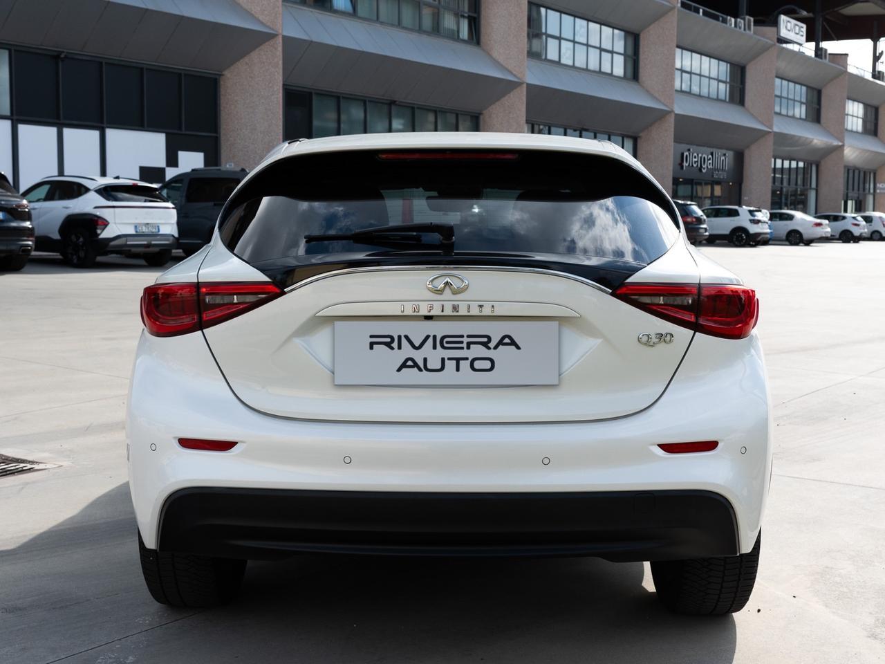 Infiniti Q30 1.5 diesel DCT Business Executive
