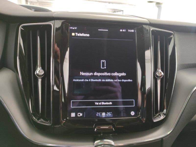 VOLVO XC60 (2017-->) - XC60 B4 Geartronic Momentum