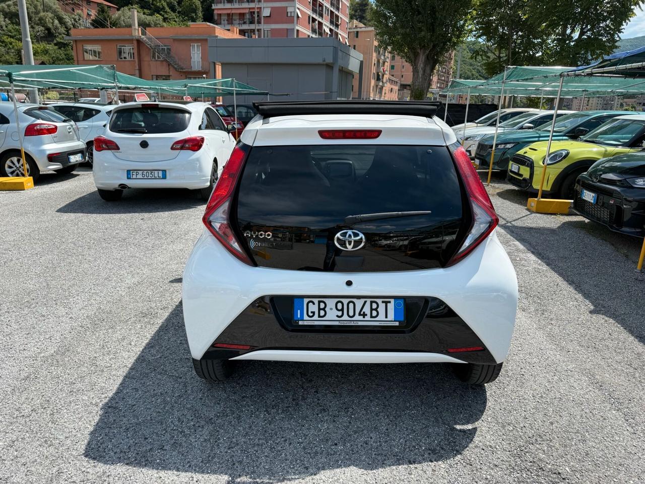 Toyota Aygo Connect 1.0 VVT-i 72 CV 5 porte x-clusiv cabrio