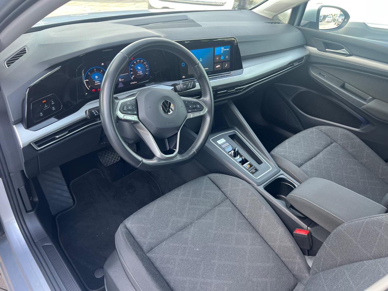 Volkswagen Golf Variant 2.0 TDI SCR Life FINANZIABILE