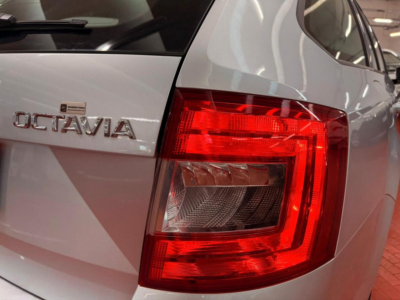 Skoda Octavia 1.6 TDI 105 CV ok Neopatentati