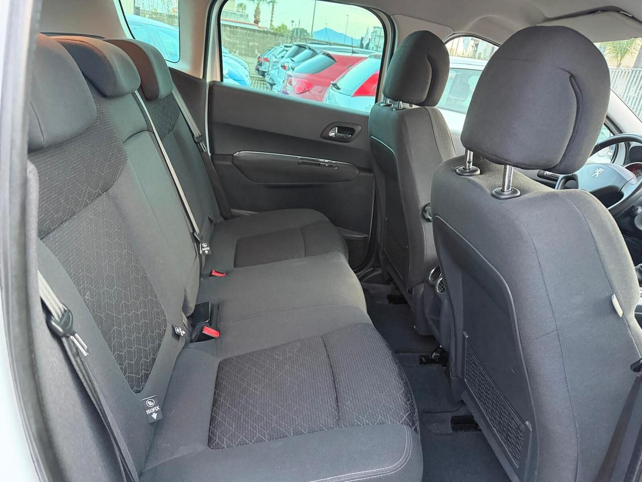 Peugeot 3008 BlueHDi 115cv S&S Allure-04/2015