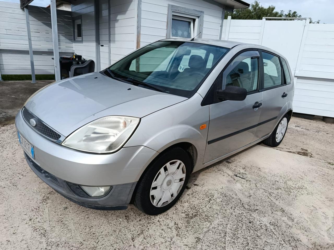 Ford Fiesta 1.2 16V 5p. Ambiente
