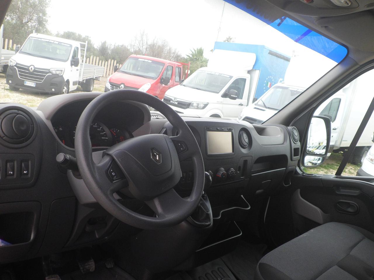 Renault Master furgone lungo