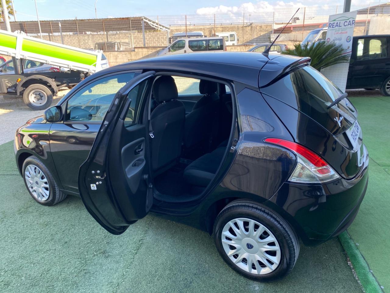 Lancia Ypsilon 1.3 MJT 5 porte Anno 2012