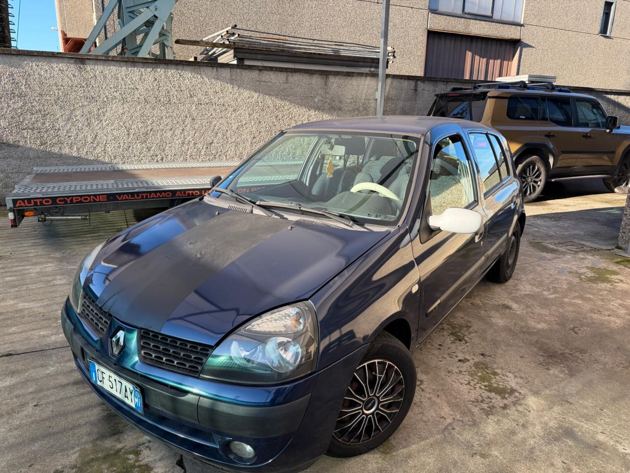 Renault Clio 1.2 BENZINA NEOPATENTATI CONSUMI BASSI