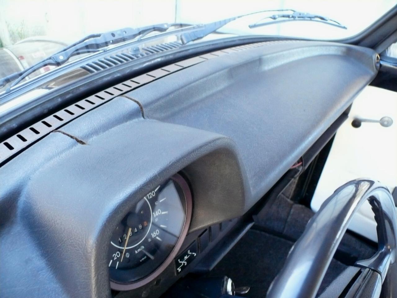 Volkswagen Maggiolino CABRIO (M1100)
