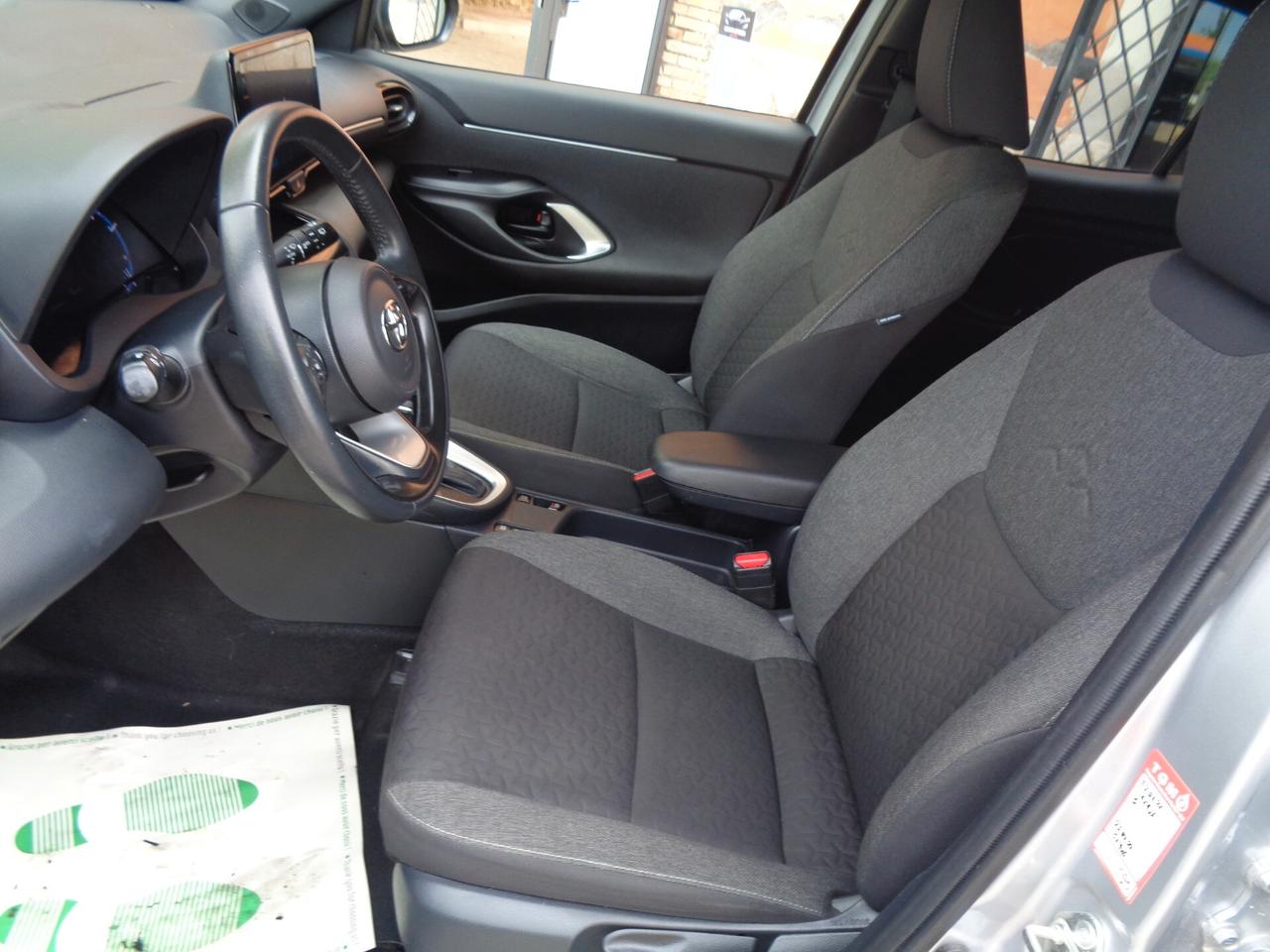 Toyota Yaris Cross 1.5 Hybrid 5p. E-CVT Trend ARGENTO E NERA NESSUN VINCOLO DI FINANZIAMENTO