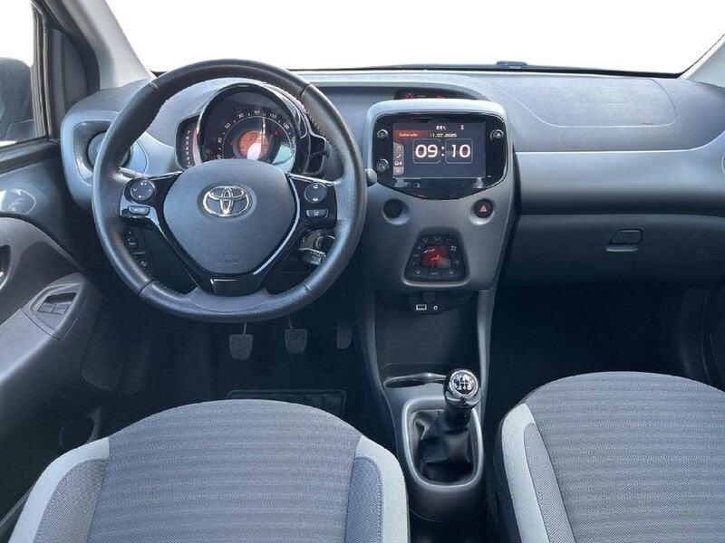 Toyota Aygo II 2018 5p 5p 1.0 x-business fun 72cv