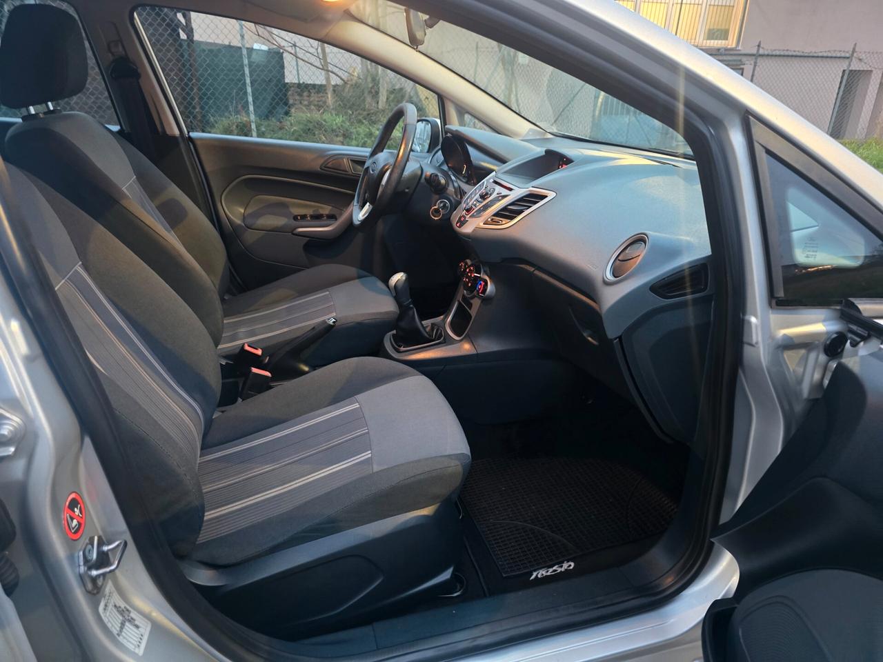 Ford Fiesta 1.2 Benzina con GARANZIA-NEOPATENTATI