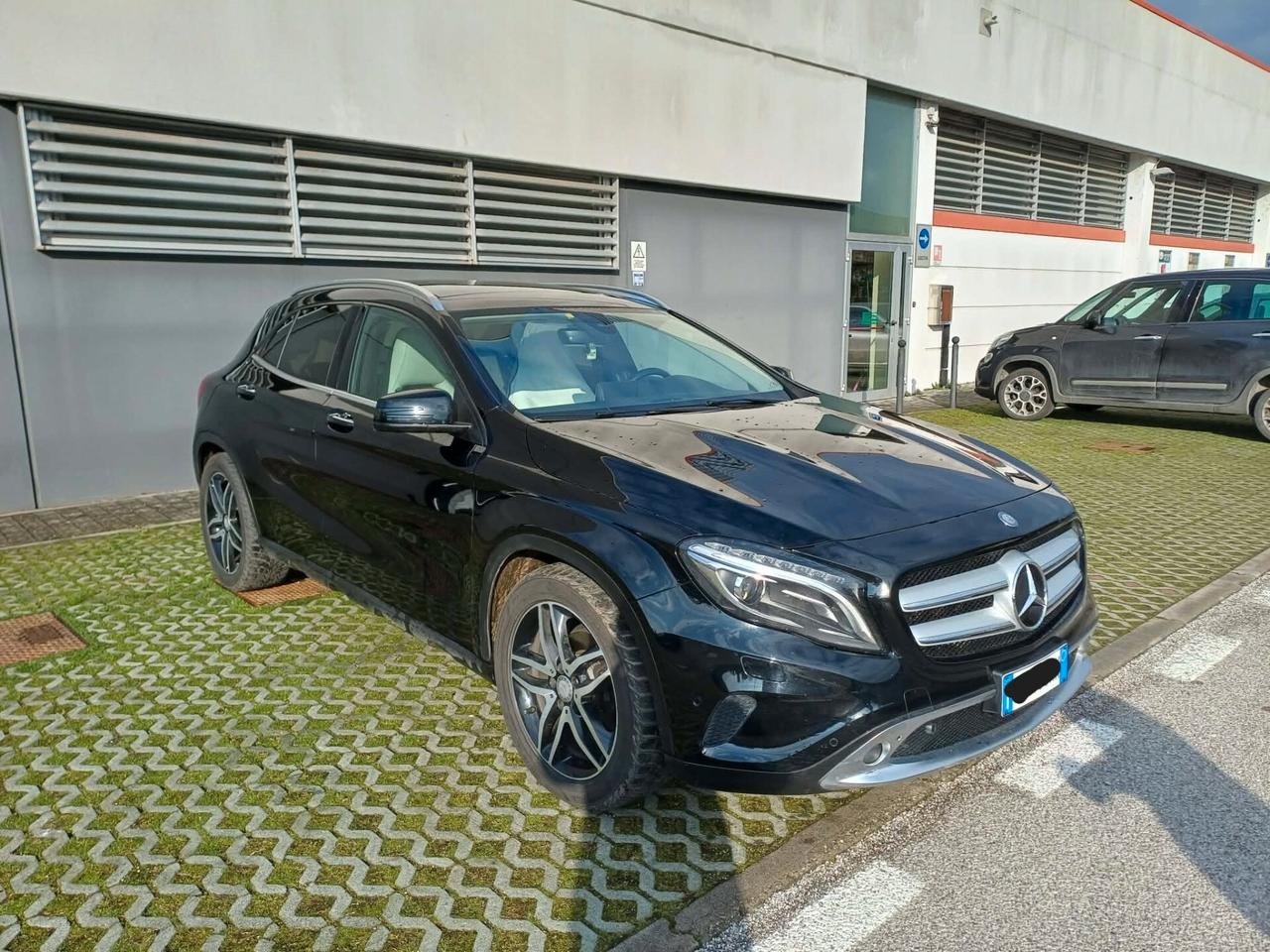 Mercedes-benz GLA 200 d Automatic 4Matic Premium