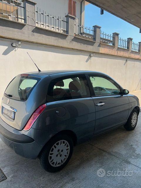 Lancia Ypsilon per neopatentati