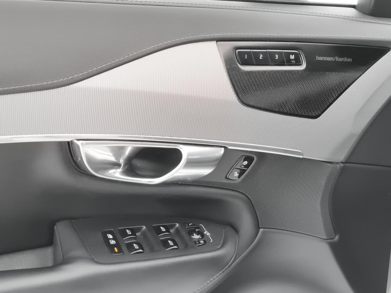 Volvo XC90 2.0 b5 Plus Dark awd 7 Posti