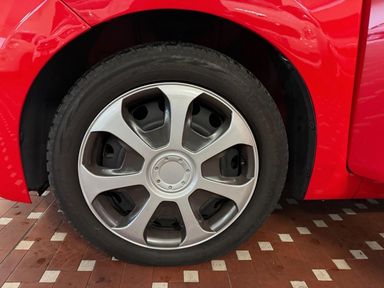 Toyota Aygo 1.0 VVT-i 69 CV 5 porte x-clusiv - CABRIO