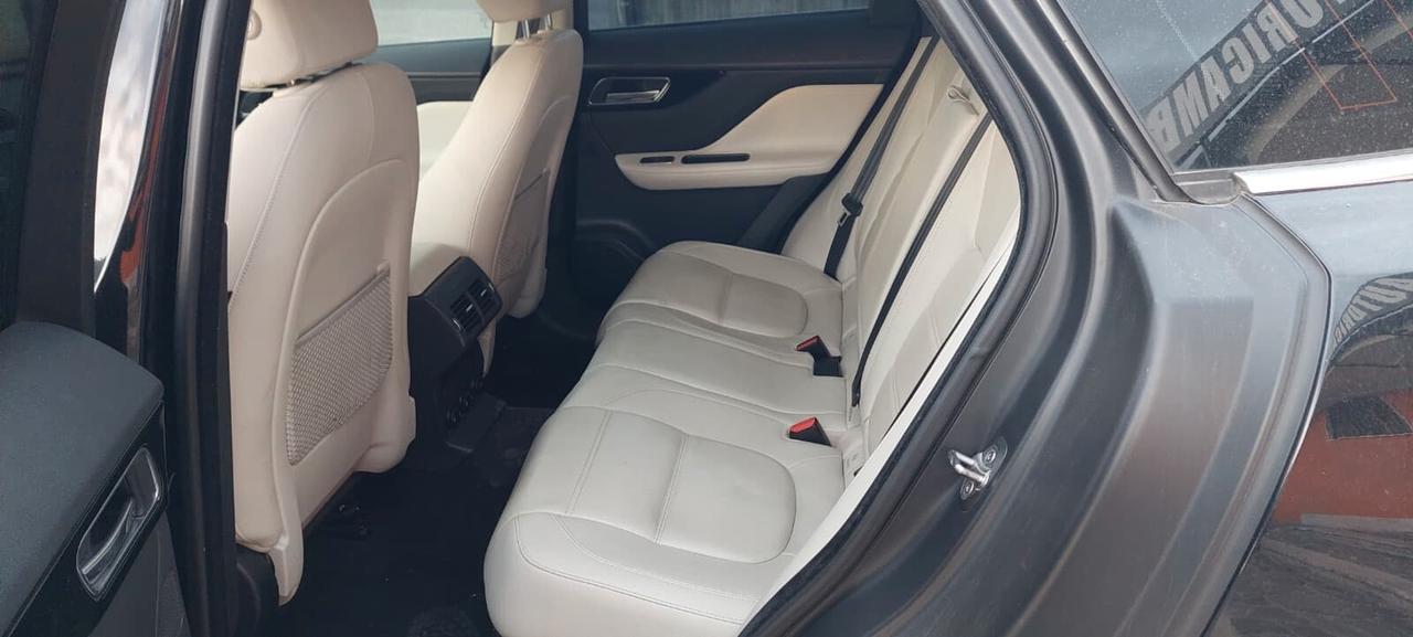 Jaguar F-Pace 2.0 D 180 CV AWD aut. Prestige
