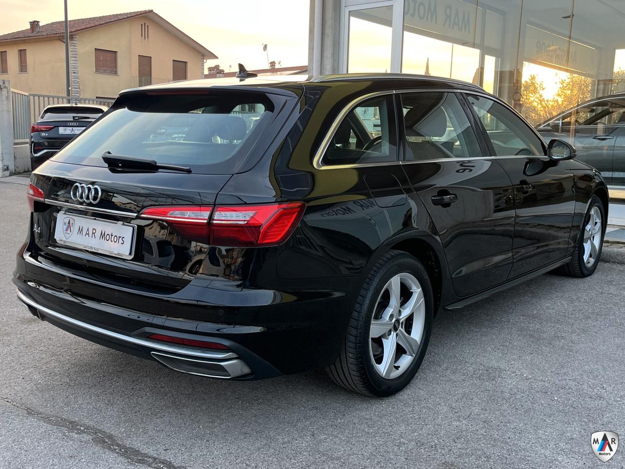 Audi A4 Avant 30 TDI mhev S tronic Business Advanced