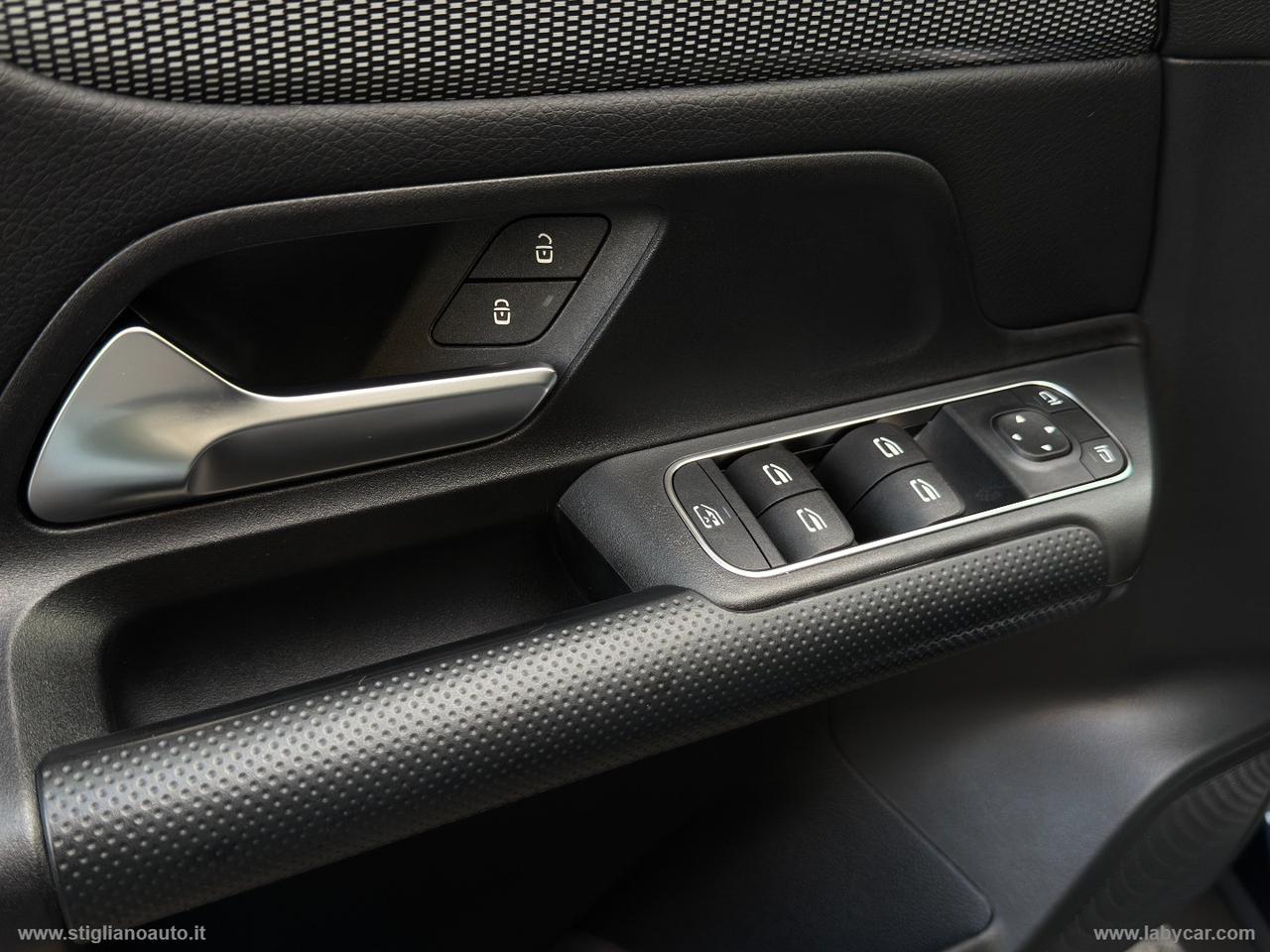 MERCEDES-BENZ GLB 220 d Automatic 4Matic Sport