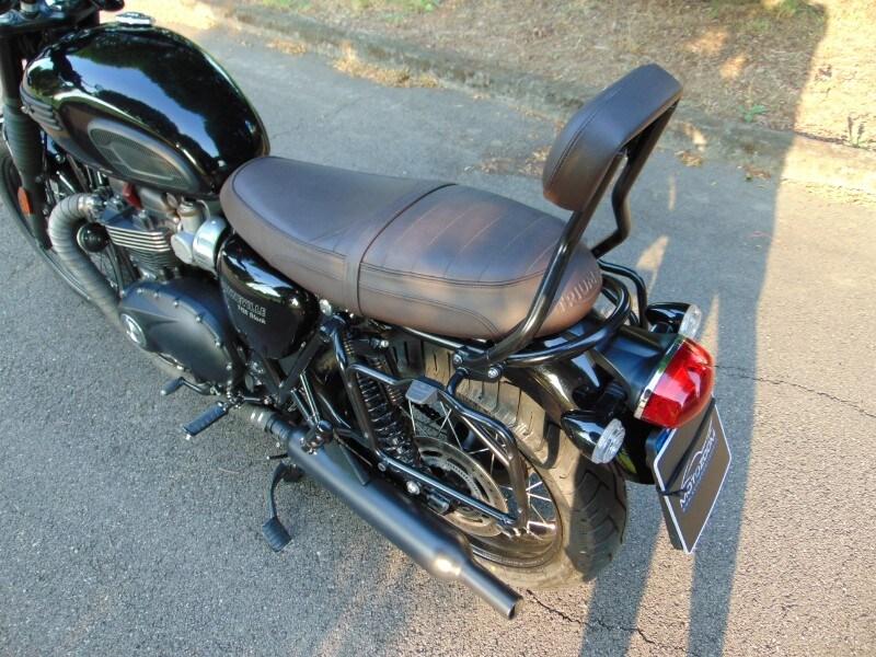 Triumph Bonneville T120 Black