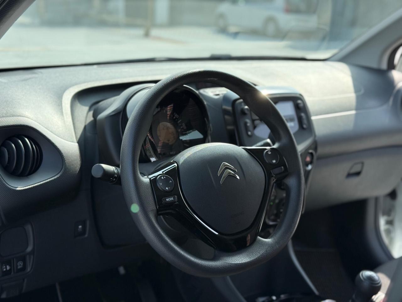 Citroen C1 VTi 72 CV 5 porte pari al nuovo km 0