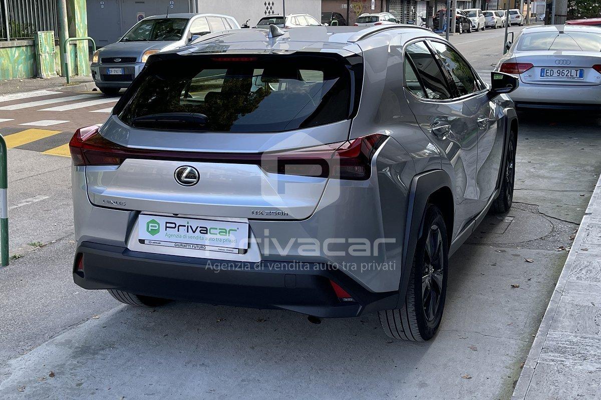 LEXUS UX Hybrid Urban
