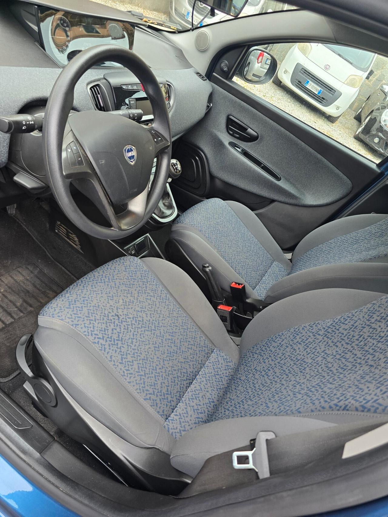 Lancia Ypsilon 1.2 69 CV 5 porte GPL Gold