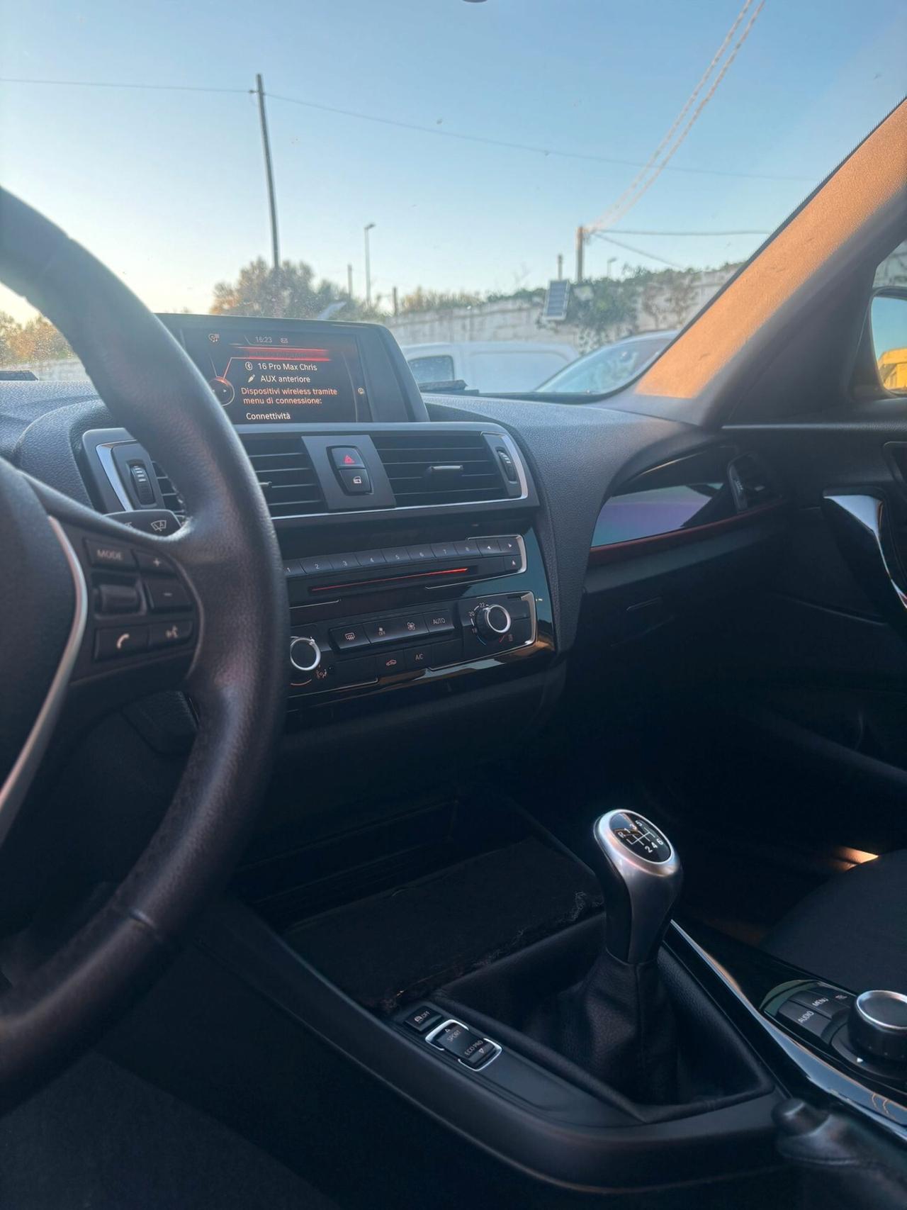 Bmw 116 116i 5p. Urban